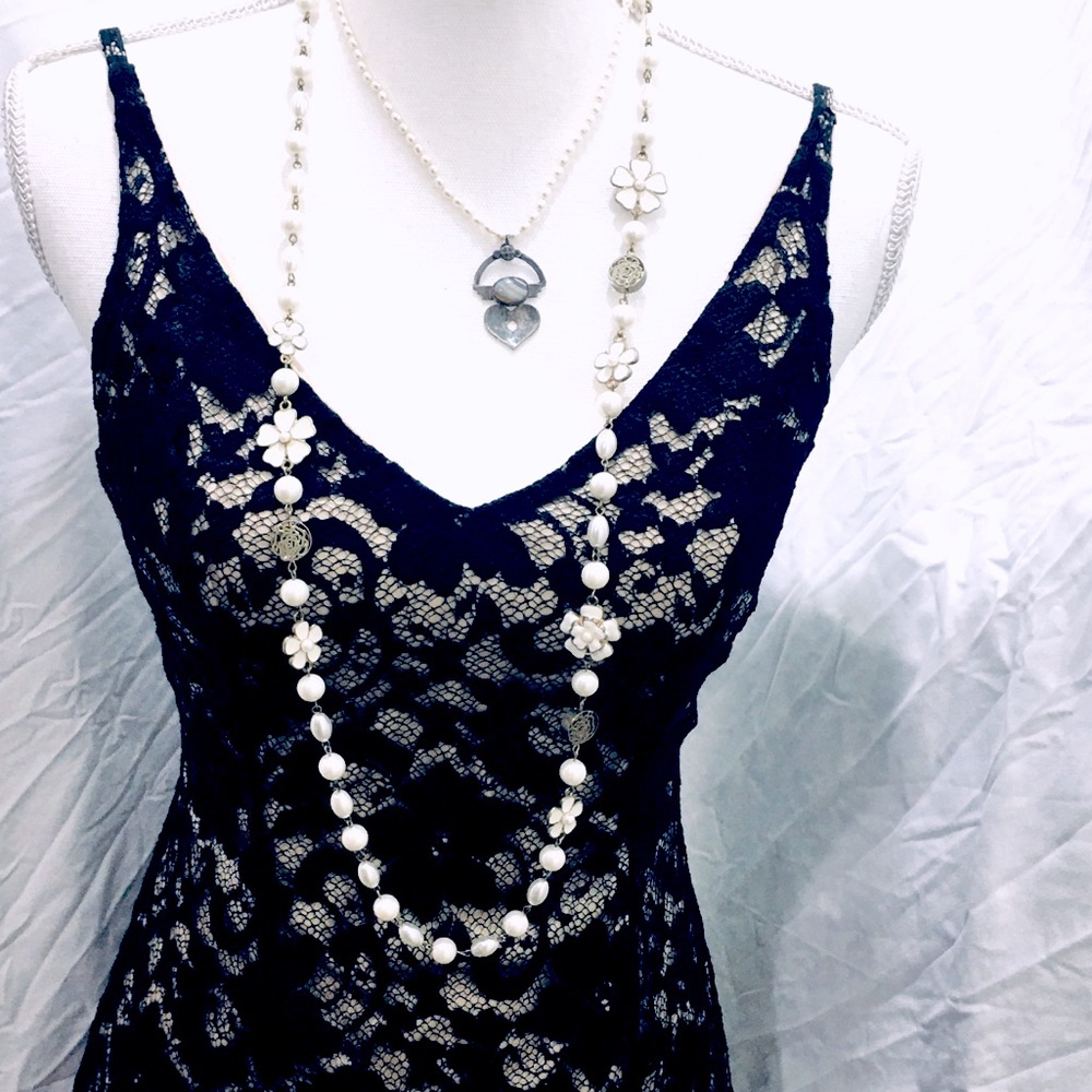 Black Lace Midi Dress with V-Neck